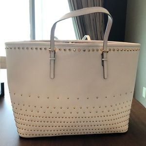 Authentic Michael Kors off white purse!